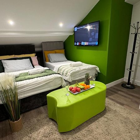 Southgate Luxury Apartments Elland Eksteriør bilde