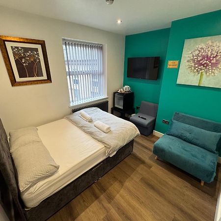 Southgate Luxury Apartments Elland Eksteriør bilde