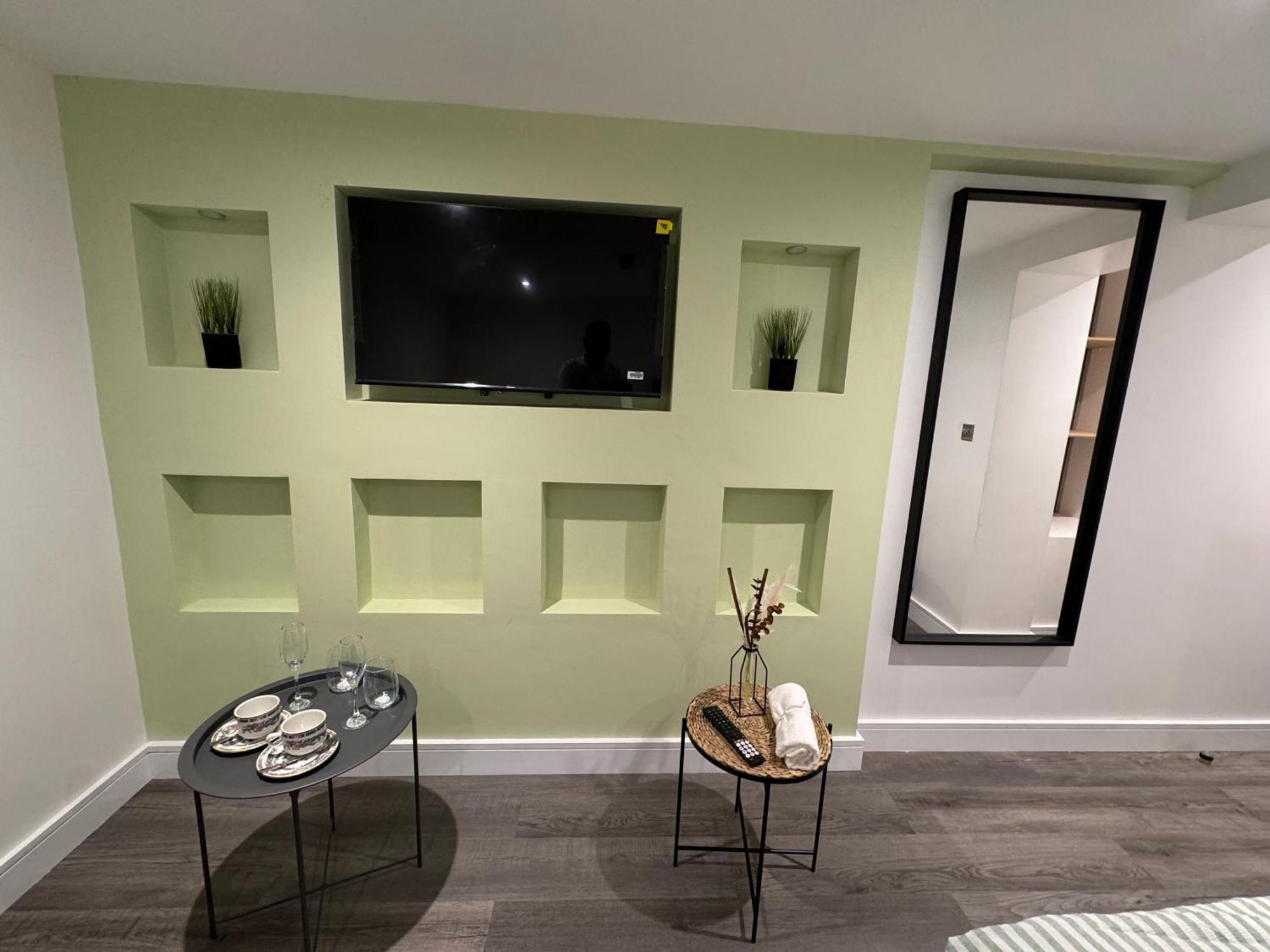 Southgate Luxury Apartments Elland Eksteriør bilde