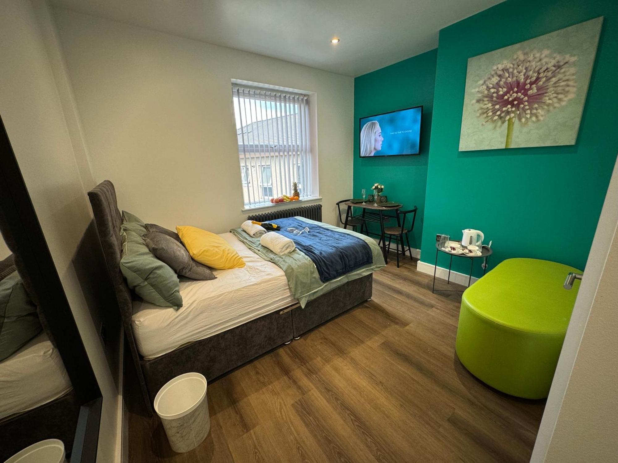 Southgate Luxury Apartments Elland Eksteriør bilde