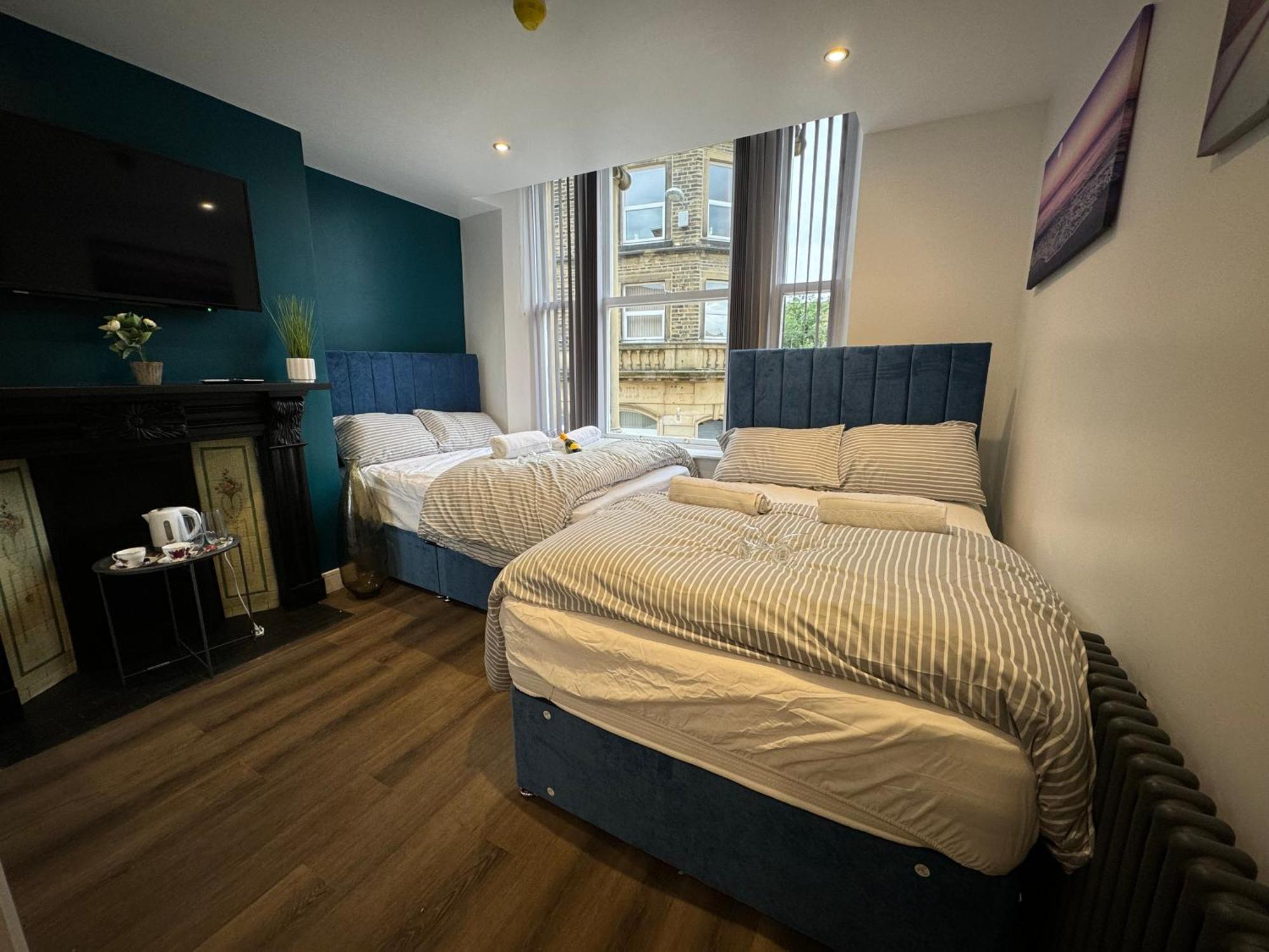 Southgate Luxury Apartments Elland Eksteriør bilde