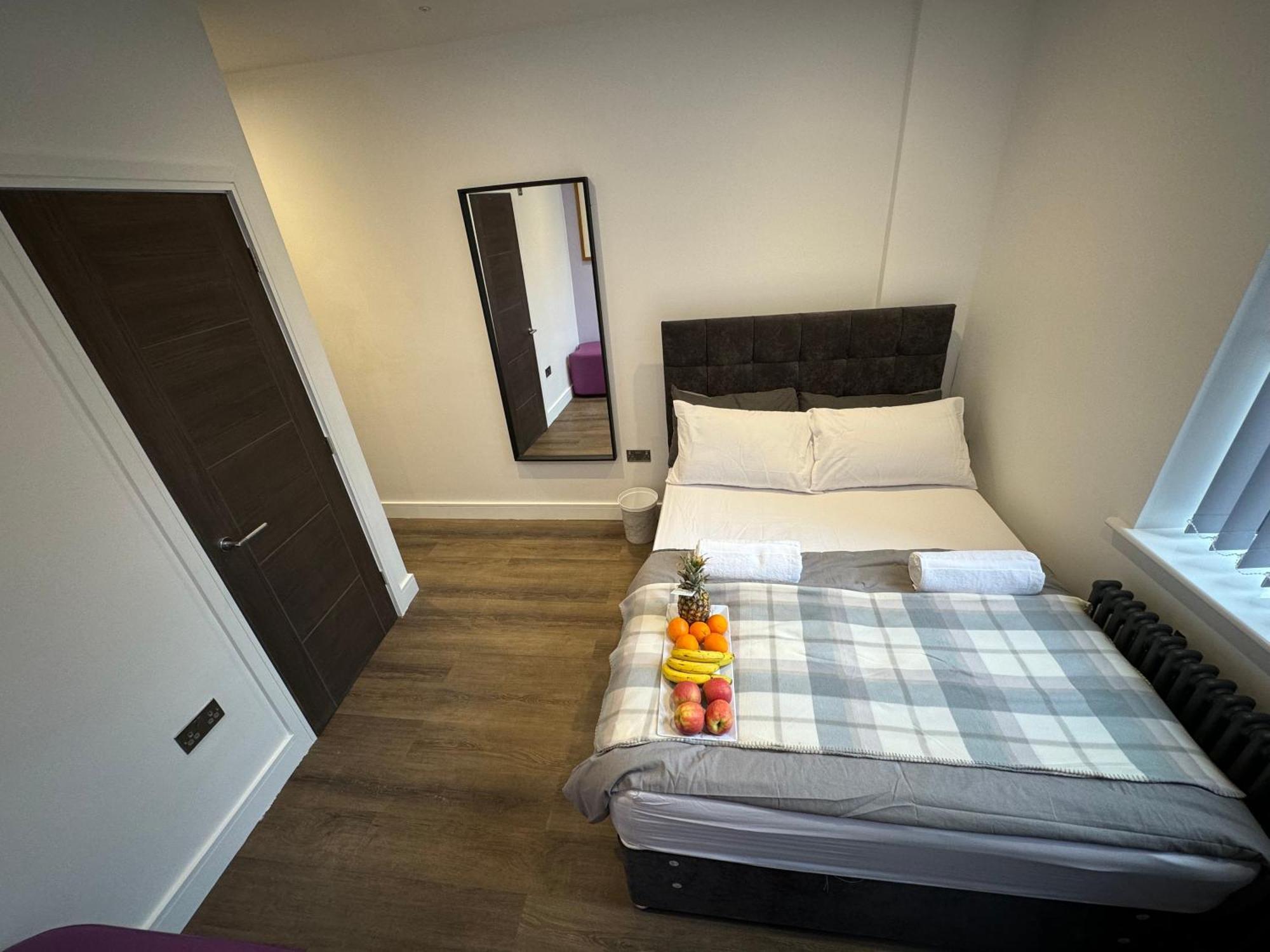Southgate Luxury Apartments Elland Eksteriør bilde