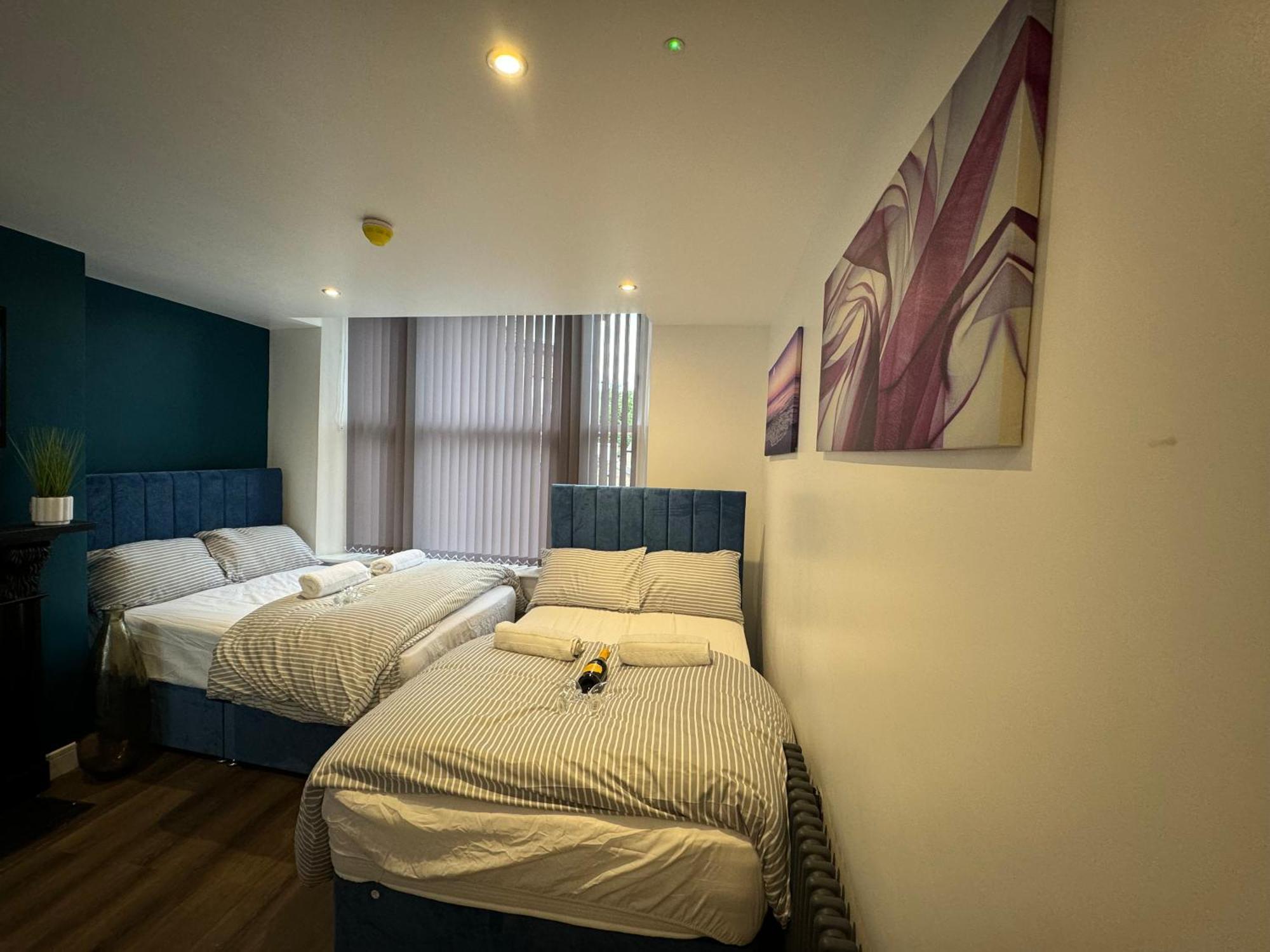 Southgate Luxury Apartments Elland Eksteriør bilde