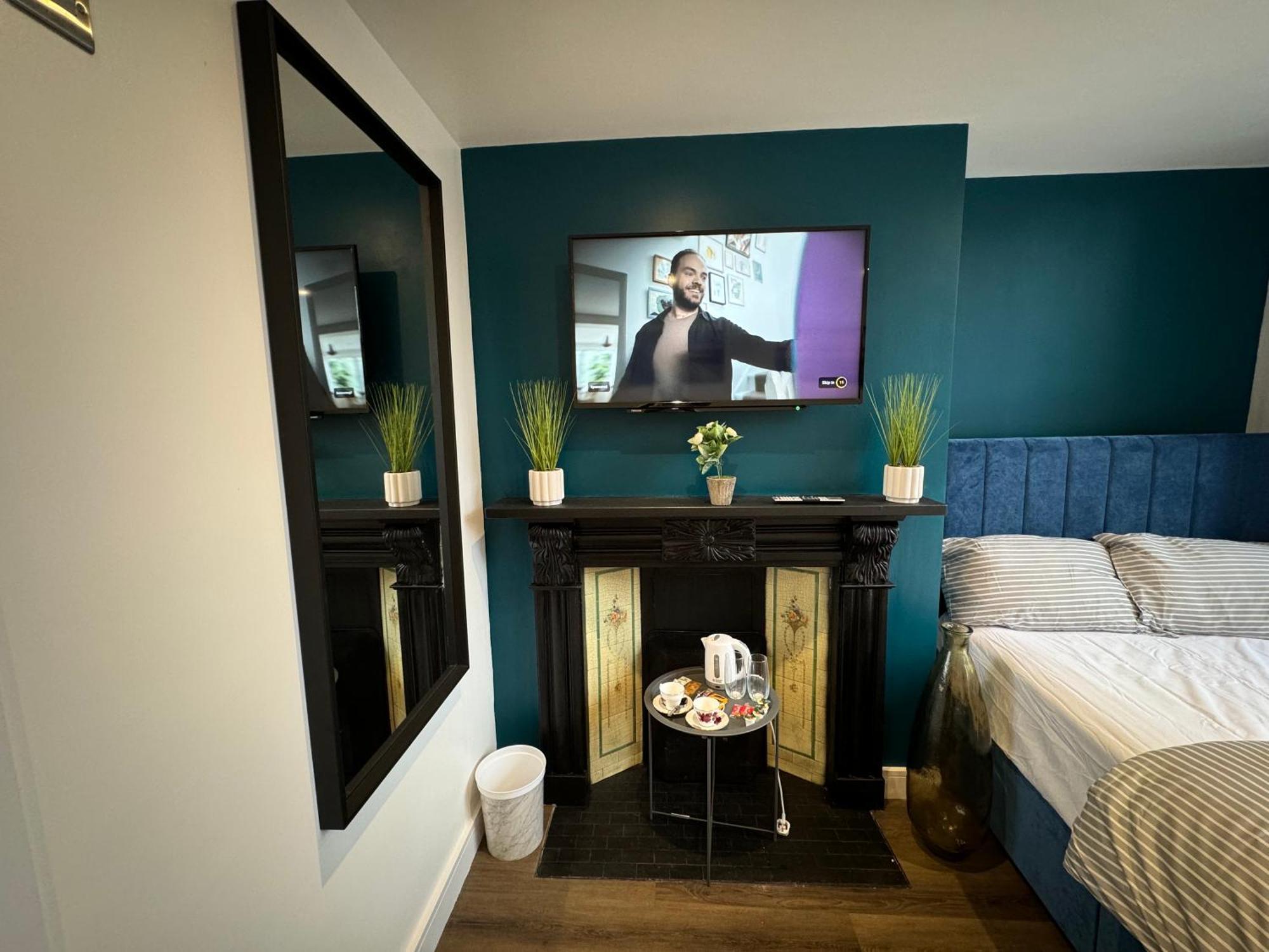 Southgate Luxury Apartments Elland Eksteriør bilde