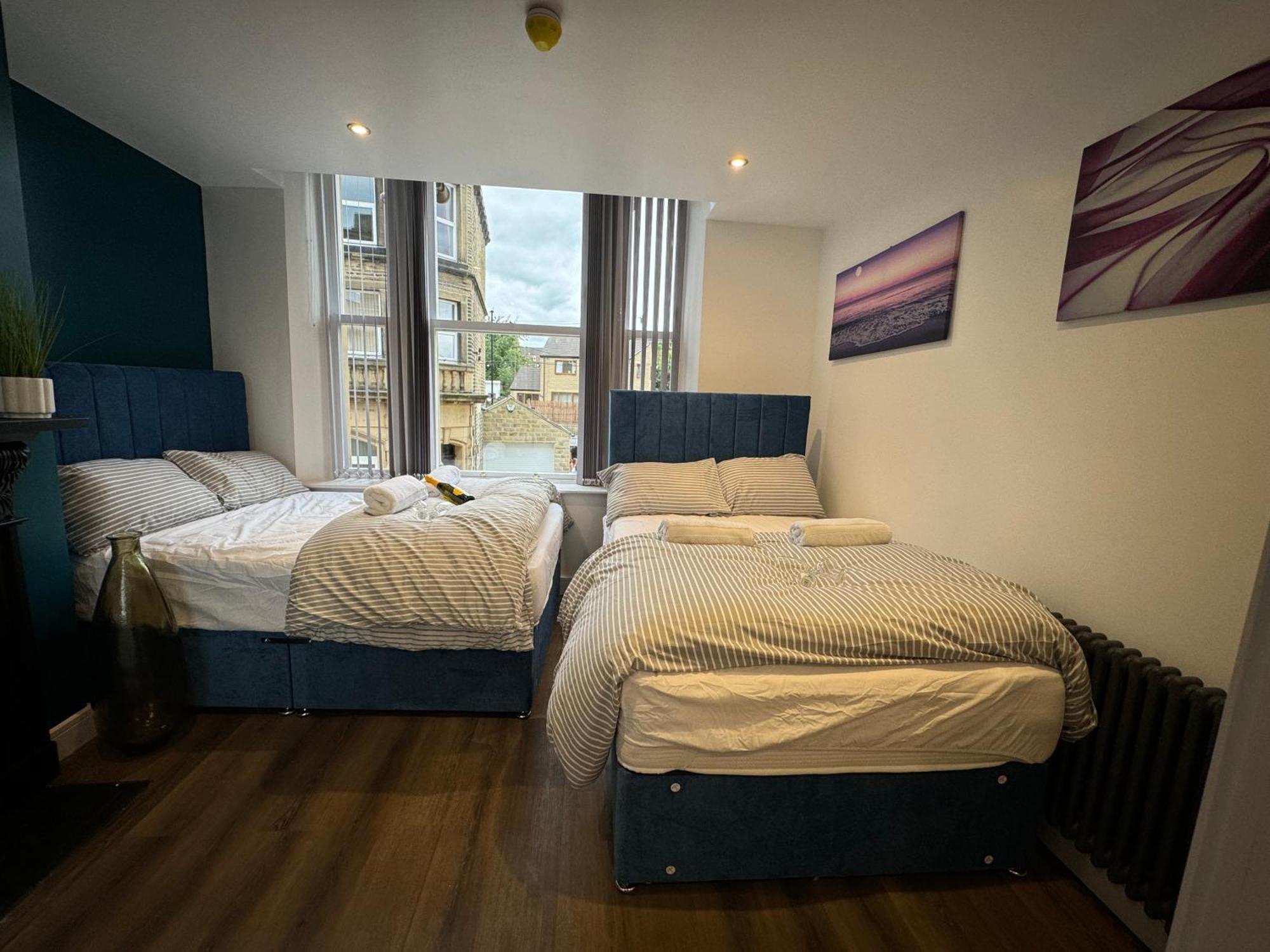 Southgate Luxury Apartments Elland Eksteriør bilde