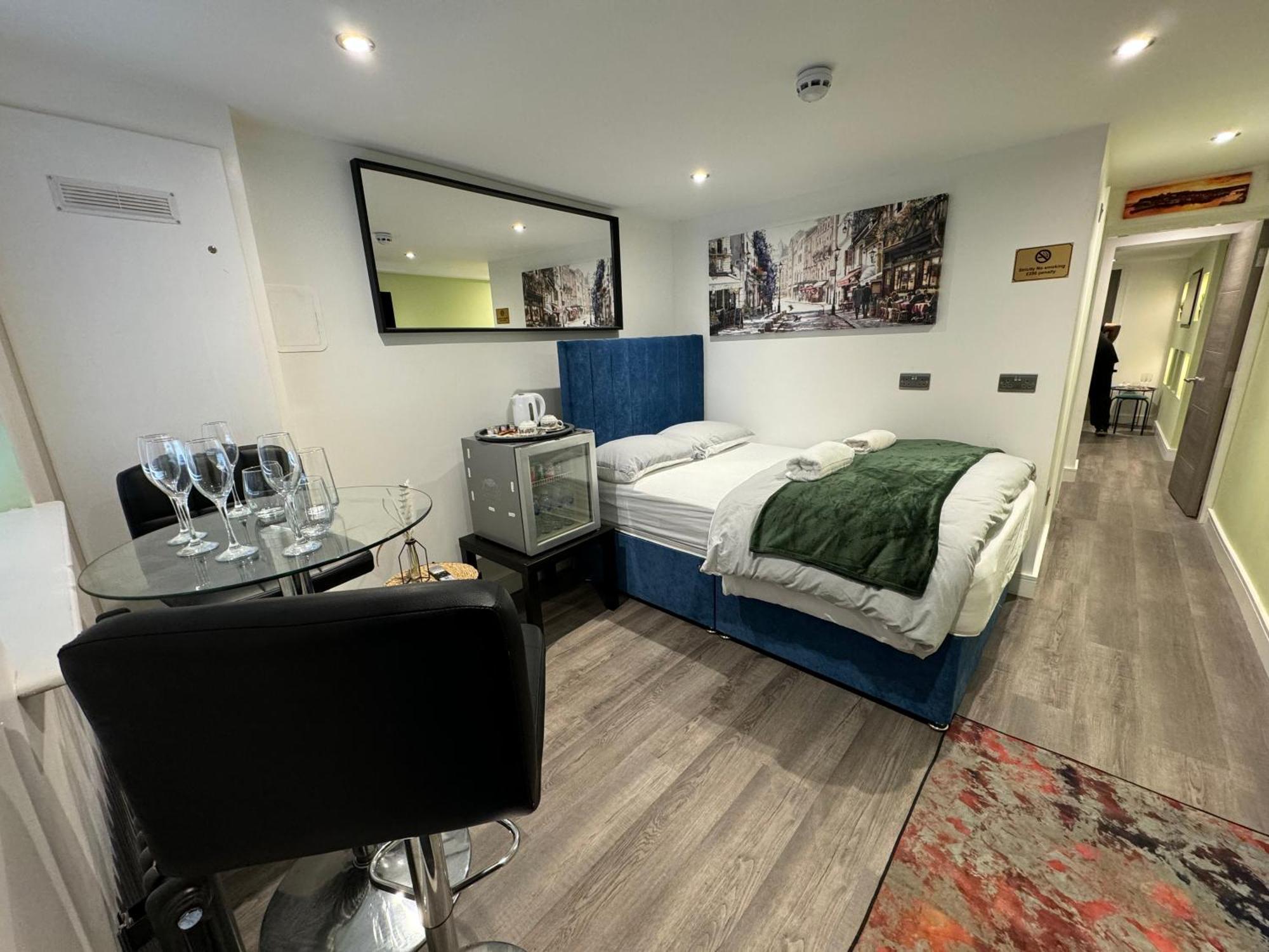 Southgate Luxury Apartments Elland Eksteriør bilde
